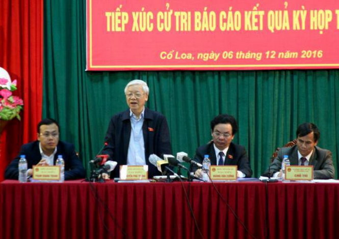 Tổng Bí thư Nguyễn Phú Trọng và các đại biểu Quốc hội TP Hà Nội tiếp xúc cử tri huyện Đông Anh - ảnh: CTV