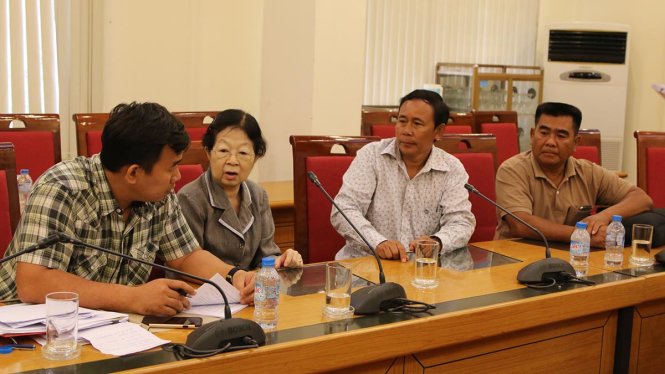 Đại diện Cảnh sát Hoàng gia Campuchia và Cục Cảnh sát Hình sự, Bộ Công an Việt Nam tại cuộc họp bàn hướng phối hợp xử lý vụ hành hạ trẻ em - Ảnh: Gia Minh
