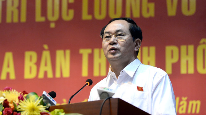 Chủ tich Nước Trần Đại Quang trả lời kiến nghị cử tri tại buổi tiếp xúc, sáng 11-12 - Ảnh: TỰ TRUNG