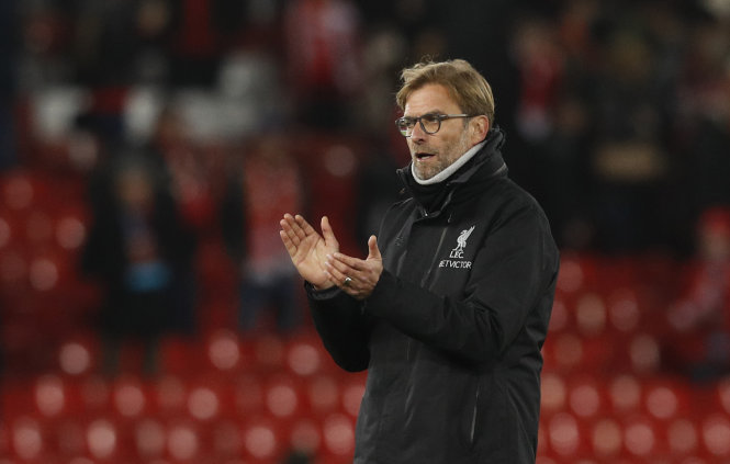HLV Klopp trong trận hòa West Ham 2-2. Ảnh: REUTERS