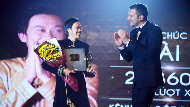 NSƯT Hoài Linh nhận giải Kênh hài đột phá của năm