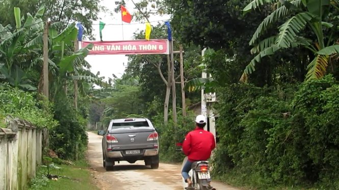 Thôn 6-một trong hai thôn chủ trương trừ tiền cứu trợ bão lụt của dân vào tiền nợ xây dựng nông thôn mới của xã Mỹ Trạch – Ảnh: QUỐC NAM
