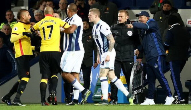 Tình huống xô xát trong trận Watford gặp West Brom. Ảnh: GETTY IMAGES