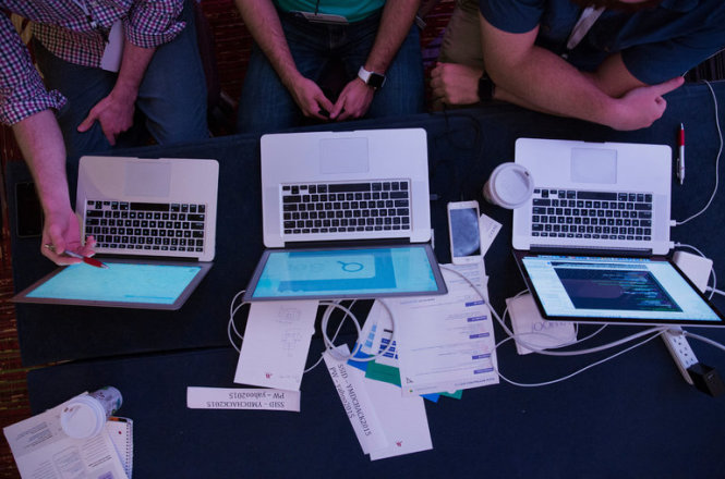 Những người tham dự sự kiện Hackathon năm ngoái của Yahoo tại New York - Ảnh: Bloomberg