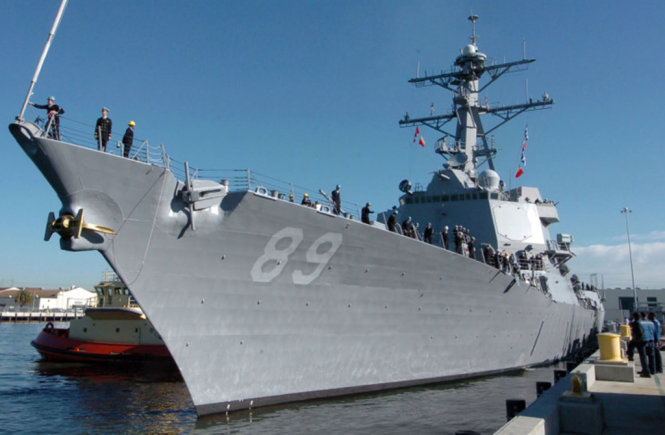 Tàu khu trục mang tên lửa dẫn đường USS Mustin (DDG 89) - Ảnh: MaritimeQuest