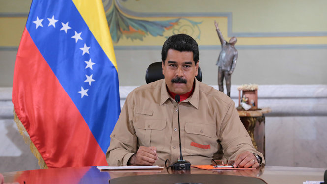 Tổng thống Venezuela Nicolas Maduro phát biểu trước các bộ trưởng tại Cung điện Miraflores, Caracas ngày 17-12 - Ảnh: Reuters
