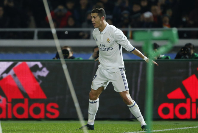Ronaldo ăn mừng bàn thắng vào lưới Kashima Antlers. Ảnh: REUTERS