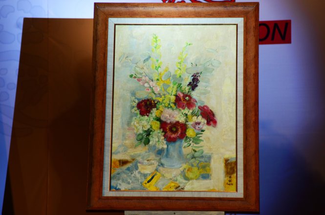 Bức tranh vẽ hoa của họa sĩ Lê Phổ được bán với giá 40.000 USD - Ảnh: DUYÊN PHAN
