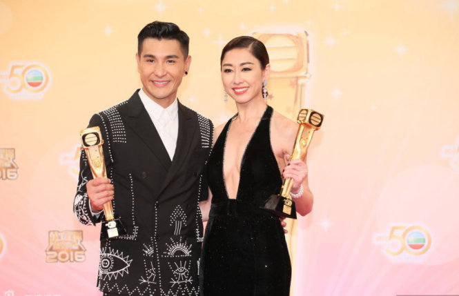 Trần Triển Bằng và Hồ Định Hân đã nhờ bộ phim Anh hùng thành trại đoạt giải Nam - Nữ diễn viên xuất sắc - Ảnh: TVB