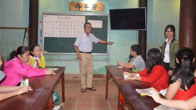 Thầy Toru và lớp tiếng Nhật miễn phí ở phố Hội - Ảnh: Thanh Ba