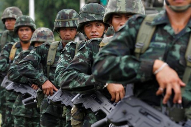 Binh sĩ Thái Lan tham gia huấn luyện buổi sáng tại các doanh trại quân đội ở Prachin Buri, bên ngoài thủ đô Bangkok, Thái Lan - Ảnh: Reuters