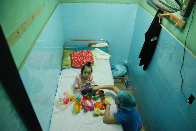 Nơi ở hiện tại của Thùy Nhi là phòng trực của những người mẹ tại phòng sơ sinh bệnh lý - Ảnh: Quốc Nam
