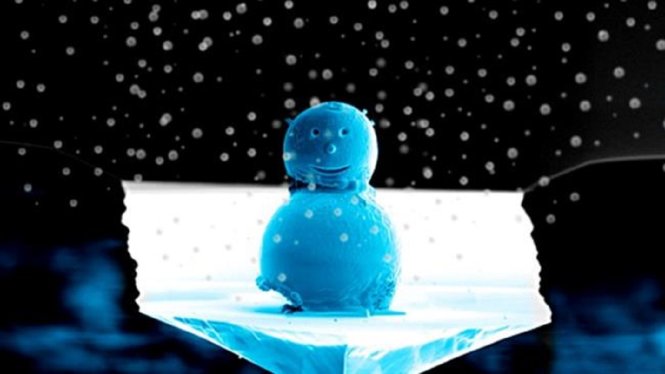 Người tuyết siêu nhỏ do các nhà nghiên cứu ở Canada tạo ra - Ảnh: Press TV