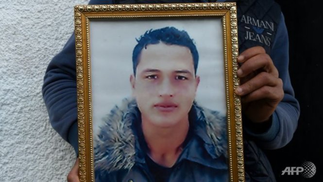 Di ảnh nghi can khủng bố Amri tại quê nhà Tunisia - Ảnh: AFP