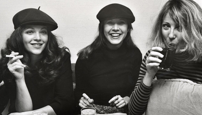 Carrie Fisher (giữa) cùng Amy Irving (trái) và Teri Garr trong Lễ tạ ơn năm 1977 - Ảnh: Hollywood Reporter