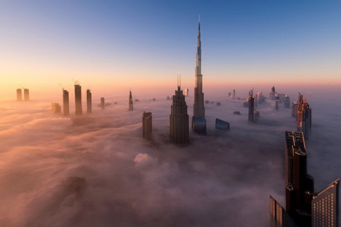 Dubai trong sương mù hôm 28-12-2016 - Ảnh: Rustam Azmi