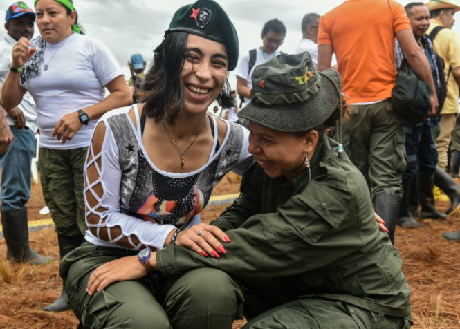 Các thành viên lực lượng FARC hội về tham dự Đại hội du kích lần thứ 10 tổ chức ngày 17-9-2016 tại El Diamante. Nội dung chính của Đại hội là thông qua thỏa thuận hòa bình với chính phủ - Ảnh: AFP
