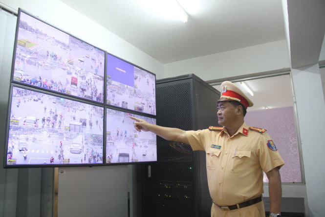 Trung tâm thông tin tiếp nhận hình ảnh từ hệ thống camera của CSGT Đà Nẵng - Ảnh: ĐOÀN CƯỜNG