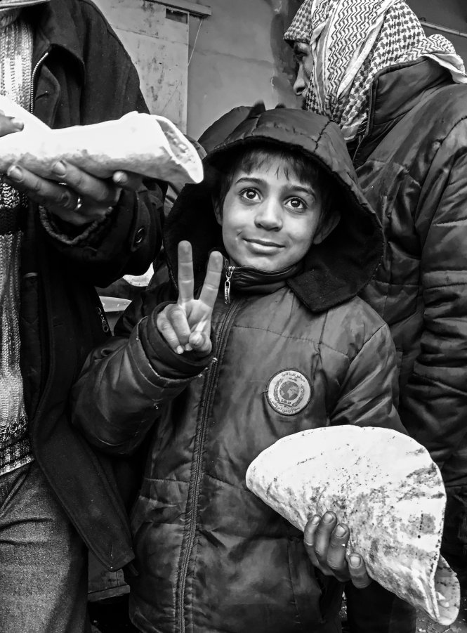 Bé gái ở đông Aleppo  -Jan Oberg