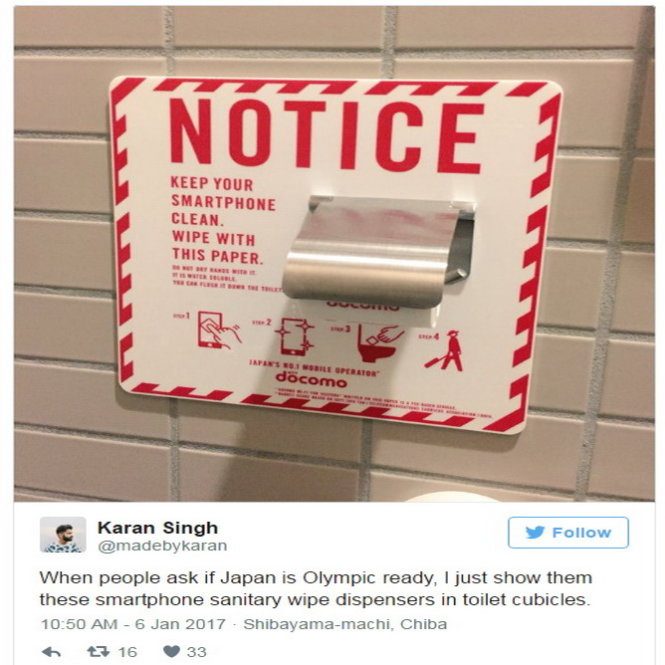 Cư dân mạng thích thú chia sẻ hình ảnh về loại giấy vệ sinh cho điện thoại ở Nhật - Ảnh: CNN