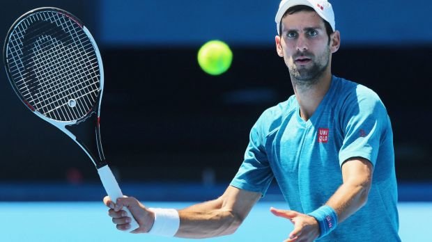 Novak Djokovic gặp khó ngay trận mở màn Úc mở rộng 2017. Ảnh: GETTY IMAGES
