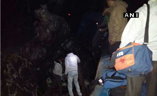 Vụ tai nạn đường sắt mới nhất xảy ra tại Ấn Độ đã cướp đi sinh mạng 13 người và khiến khoảng 100 người khác bị thương - Ảnh: ANI