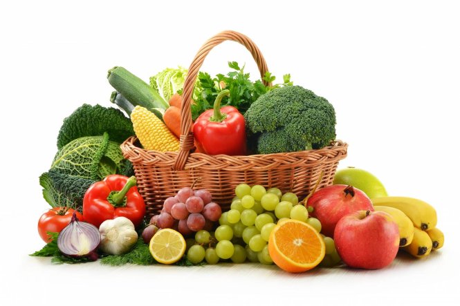 Rau xanh và trái cây là một trong những phương thuốc hồi phuc sức khỏe sau Tết
