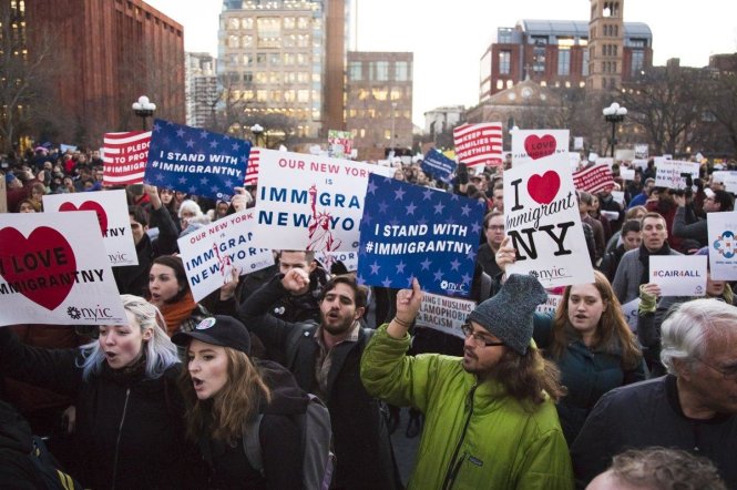 Đám đông biểu tình ở thành phố New York - Ảnh: New York Daily News