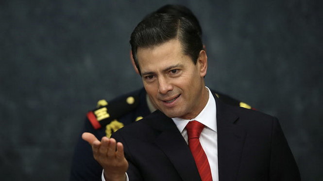 Tổng thống Mexico Enrique Pena Nieto tại một cuộc họp báo ở Mexico City, ngày 23-1-2017 - Ảnh: AP