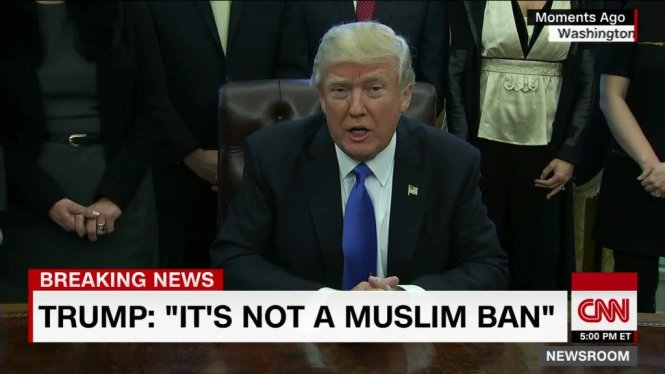 Tổng thống Donald Trump khẳng định chính sách mới về nhập cảnh không phải là một lệnh cấm với người Hồi giáo - Ảnh chụp từ màn hình của đài CNN