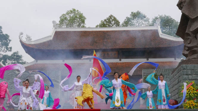 Biểu diễn nghệ thuật chào mừng lễ kỷ niệm 228 năm chiến thắng Ngọc Hồi - Đống Đa - Ảnh: Việt Dũng