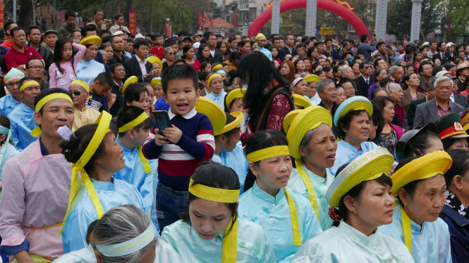 Hàng ngàn người dân kỷ niệm 228 năm chiến thắng Ngọc Hồi - Đống Đa - Ảnh: Việt Dũng