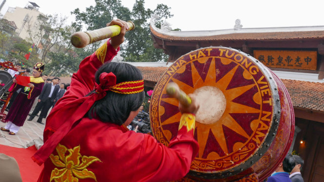 Đánh trống Khai hội kỷ niệm 228 năm chiến thắng Ngọc Hồi - Đống Đa - Ảnh: Việt Dũng
