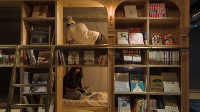 Ảnh: Book and Bed