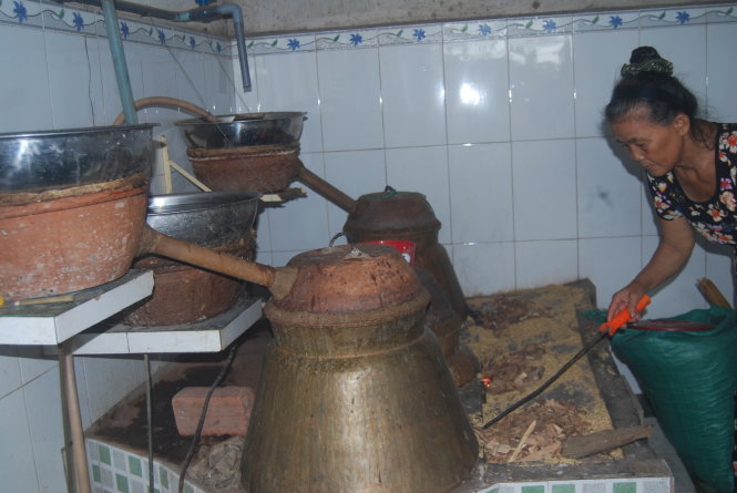 Lò chưng nấu rượu Bàu Đá truyền thống trong gia đình