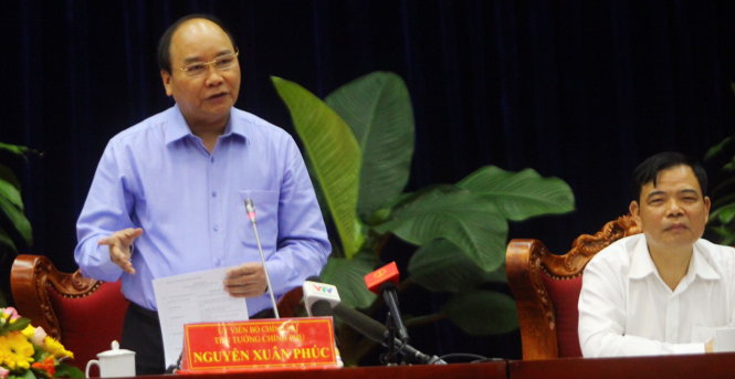 Thủ tướng Nguyễn Xuân Phúc phát biểu chỉ đạo tại hội nghị “Phát triển ngành tôm VN” tổ chức tại Cà Mau sáng 6-2 - Ảnh: CHÍ QUỐC