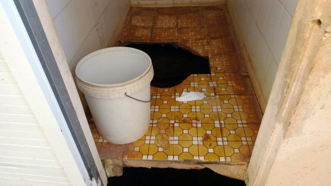 Công trình vệ sinh của trường mầm non Krông Ana nơi bé An bị tai nạn - Ảnh: THÁI THỊNH