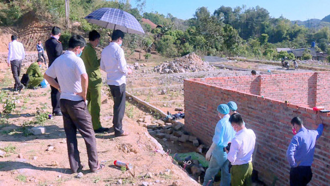 Cơ quan Công an tổ chức khám nghiệm hiện trường xảy ra vụ án - Ảnh: CA Sơn La