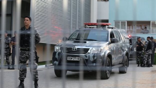 Phần đông cảnh sát vũ trang đã không đi tuần trong những ngày đình công - Ảnh: REUTERS