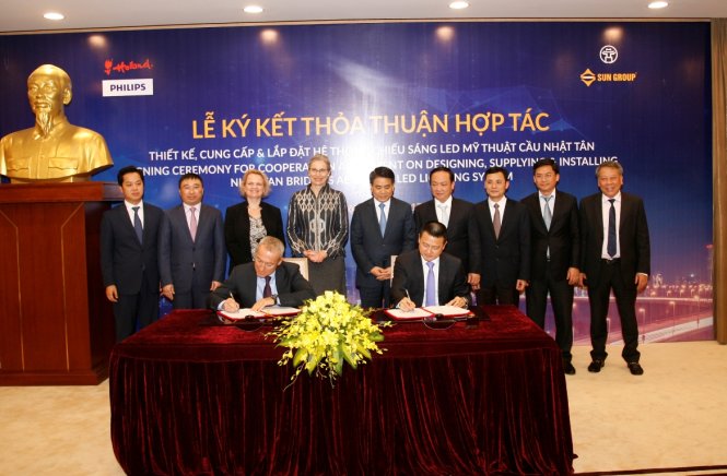 Lễ ký kết hợp tác Sungroup - Philips Lighting