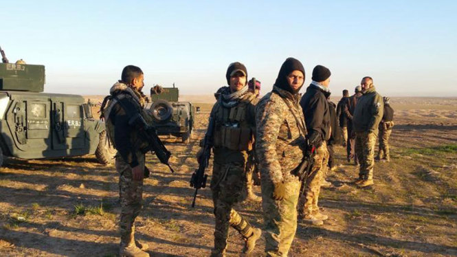 Quân đội Iraq chuẩn bị tấn công khu vực tây Mosul do IS kiểm soát - Ảnh: LA Times