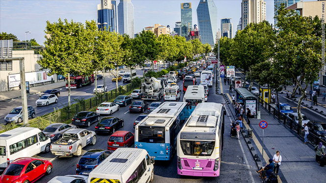 stanbul, Turkey, is known for its extreme traffic congestion.