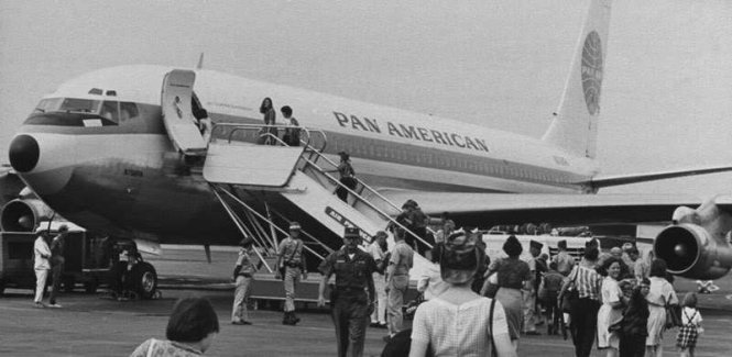 Máy bay Mỹ tăng cường đến miền Nam ngày càng nhiều đã làm thay đổi bộ mặt sân bay Tân Sơn Nhất sau năm 1954 - Ảnh tư liệu