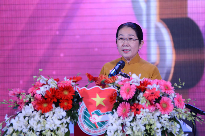 Bà Võ Thị Dung – Phó Bí thư Thành Uỷ TP.HCM phát biểu tại lễ tuyên dương và trao giải Phạm Ngọc Thạch lần 5- năm 2017 tối 24-2 - Ảnh: DUYÊN PHAN