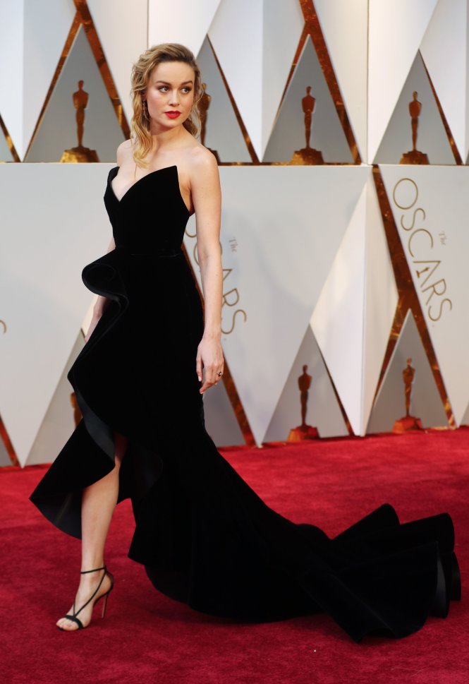 Nữ diễn viên Brie Larson trong trang phục của Oscar de la Renta - Ảnh: Reuters