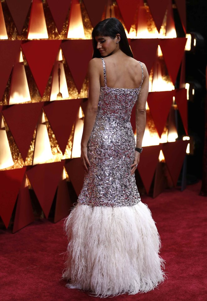 Nữ diễn viên Sofia Boutella với một bộ váy của Chanel - Ảnh: Reuters