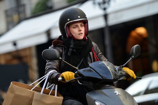 Kristen Stewart trong Personal Shopper