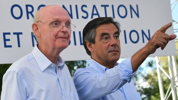 Ông Patrick Stefanini (trái) nói cơ hội chiến thắng của ông Fillon (phải) không còn chắc chắn nữa - Ảnh: AFP