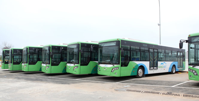 Đoàn xe buýt nhanh BRT 35 chiếc của Hà Nội có giá 5,03 tỉ đồng/xe - Ảnh: Tuấn Phùng