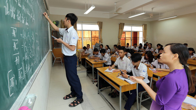 Giờ học môn toán của học sinh lớp 12A10 Trường THPT Nguyễn Hữu Thọ, quận 4, TP.HCM - Ảnh: Như Hùng